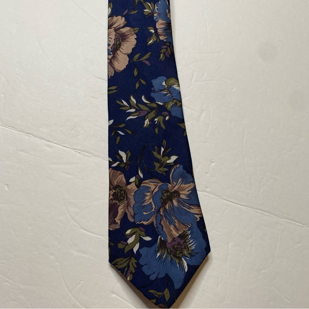 HALSTON III Men's Navy Floral 100% Italian Silk Tie Made USA Beautiful! (A)